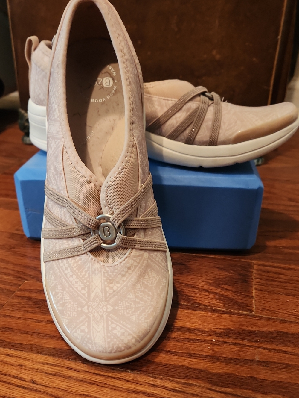 Bzees Women's Light Beige Slip-On Casual Loafers